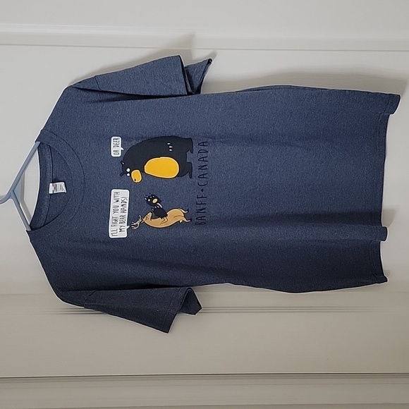 M&O Gold Size M Banif Canada "I'll Fight You With My Bear Hands" T Shirt - Picture 2 of 10